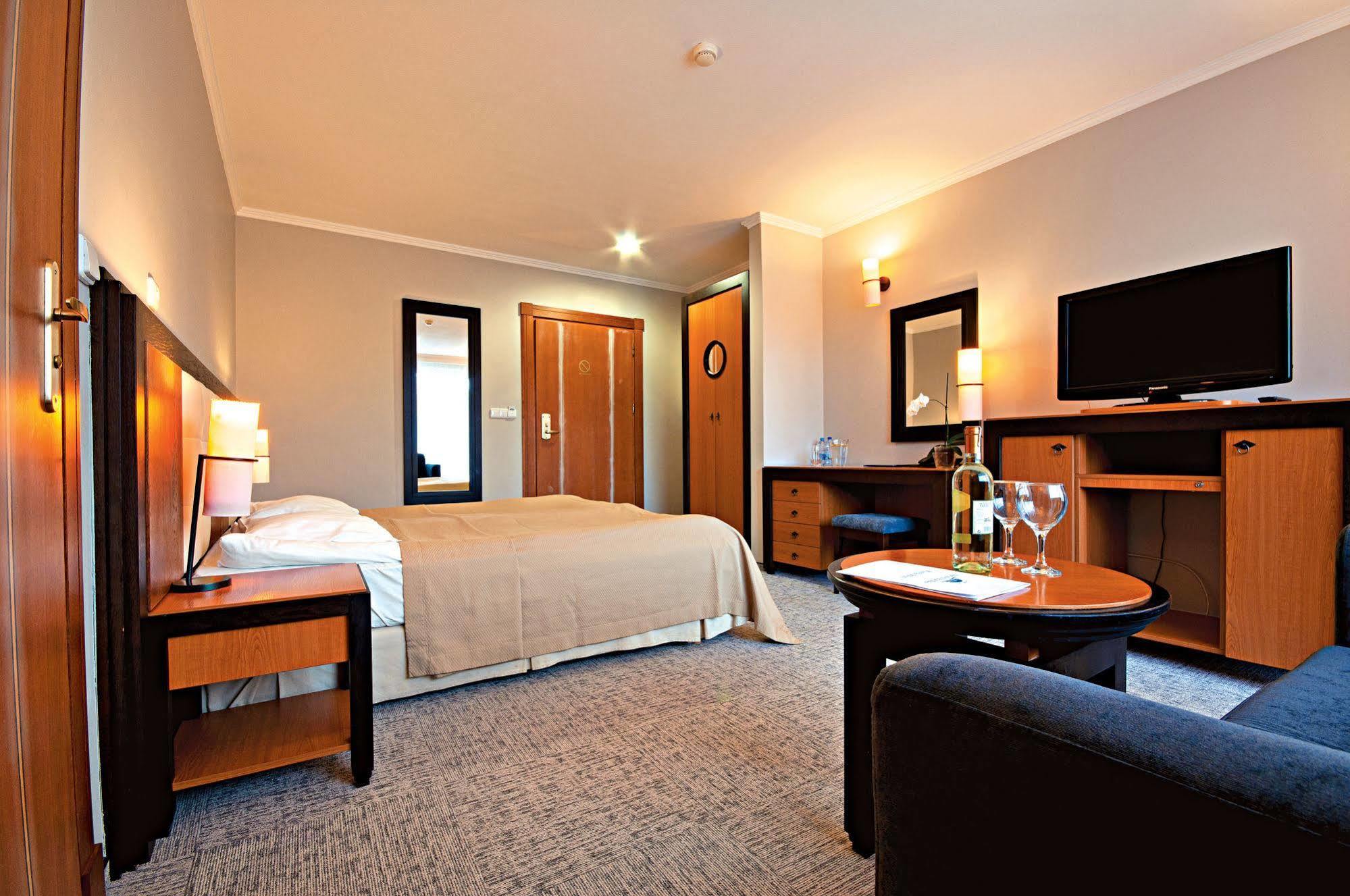 Leba Hotel & Spa Εξωτερικό φωτογραφία